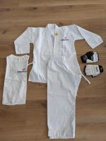 Karate Anzug +Karate Handschuhe Gr. 128 Bayern - Niederwinkling Vorschau