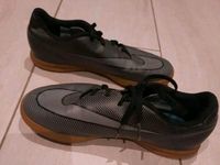 Nike Graue Kinder Hallenschuhe Gr 38 Nordrhein-Westfalen - Gladbeck Vorschau