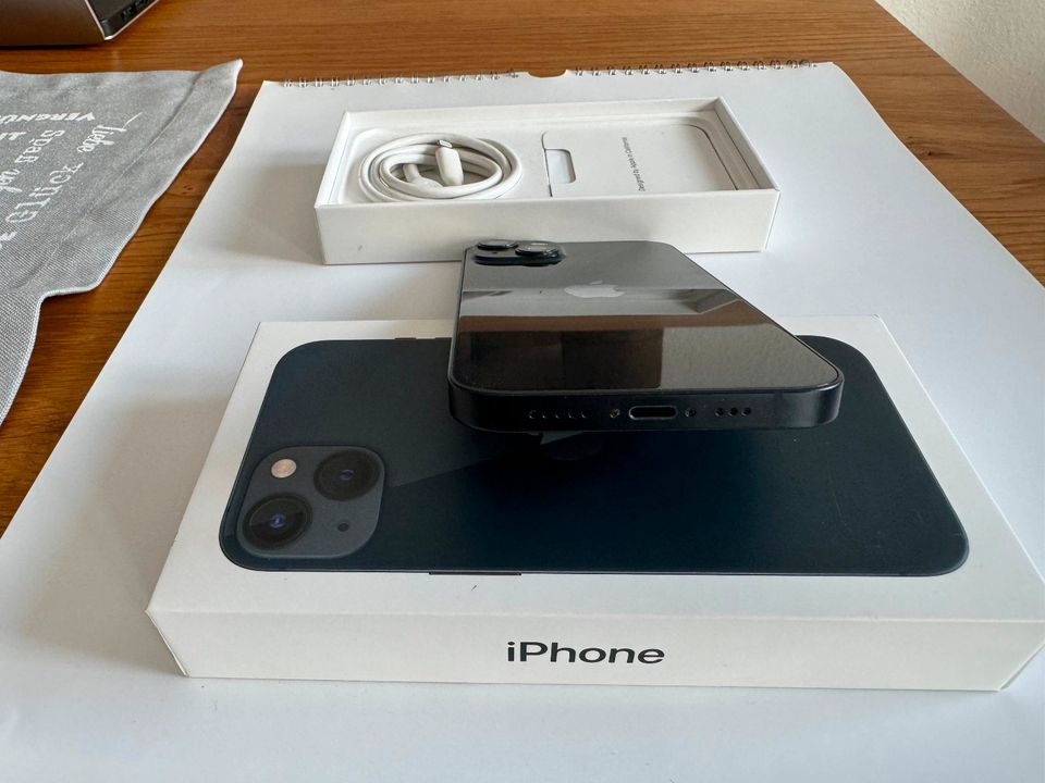Apple iPhone 13 - 128GB - Mitternacht (Ohne Simlock) (Dual-SIM) in Rödermark
