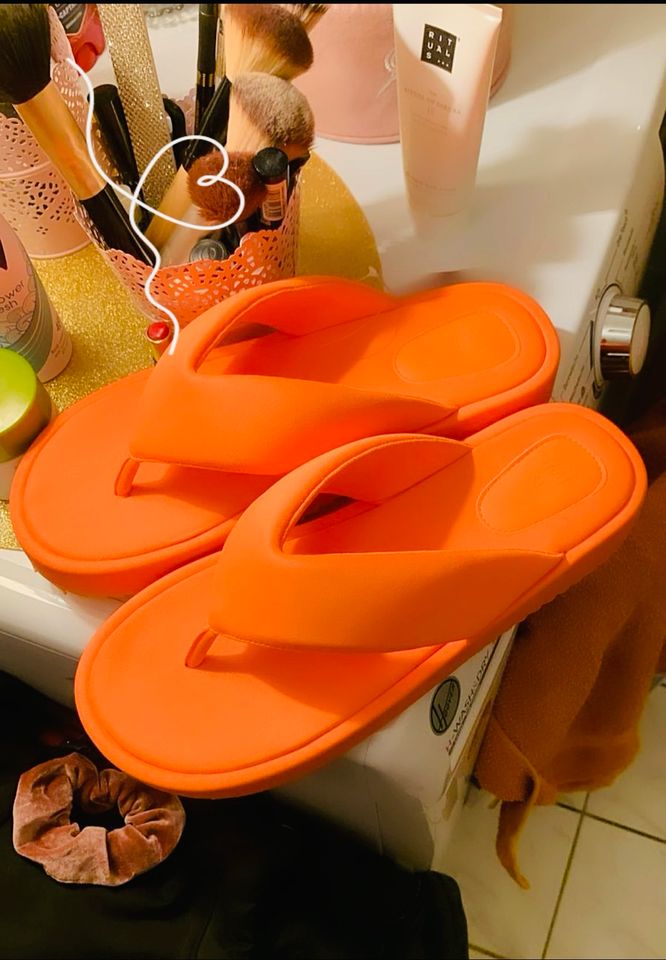 Damen high Flip Flop Neon orange Größe 41 in Weeze