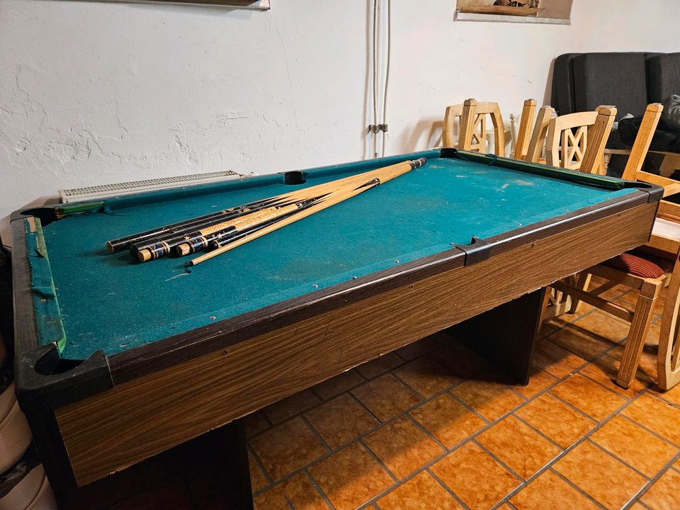 Billiardtisch 1,76x 94 in Brüggen