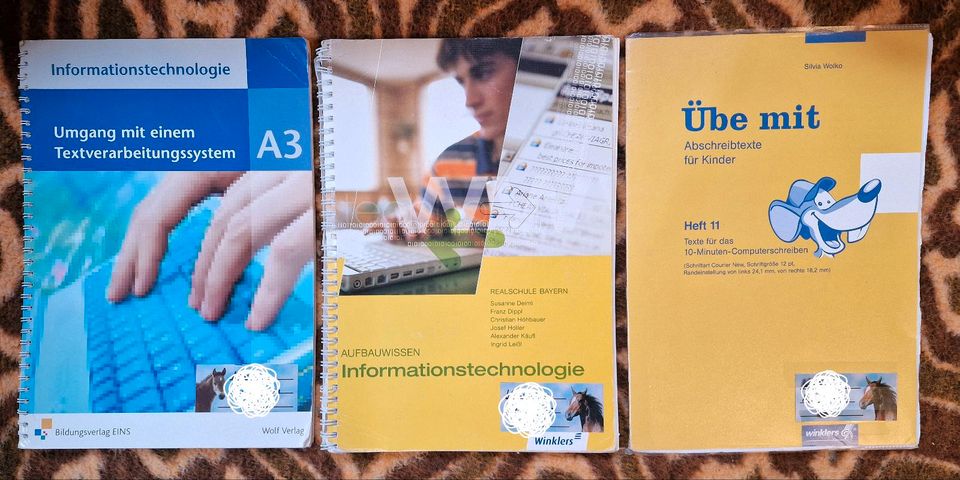 IT, Schule, Buch, Informatik, Informationstechnologie in München