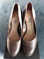 Clarks Pumps braun Gr. 39,5 Hessen - Ortenberg Vorschau