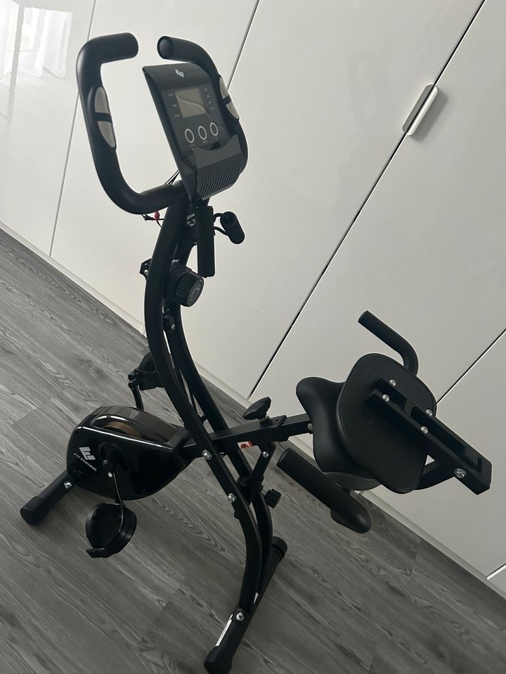 Ergometer Fahrrad neu schwarz einklappbar fitness gym in Kassel