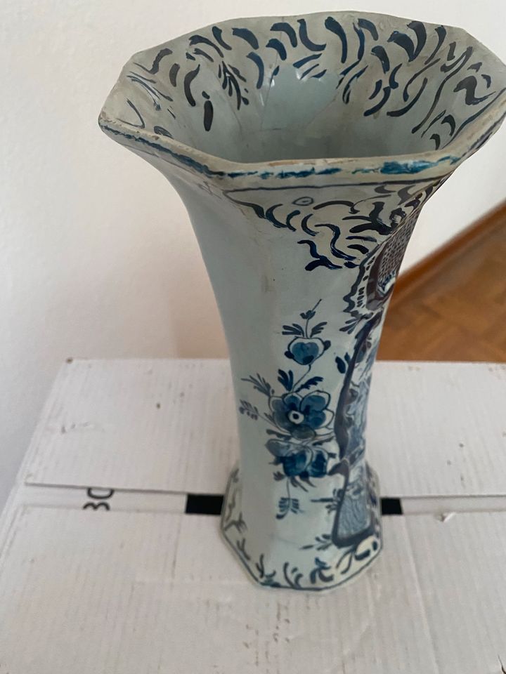 Antike Porzellan Vase in Aachen