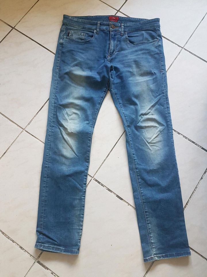 S. Oliver Herren Jeans Hose Gr. 33/32 in Gummersbach