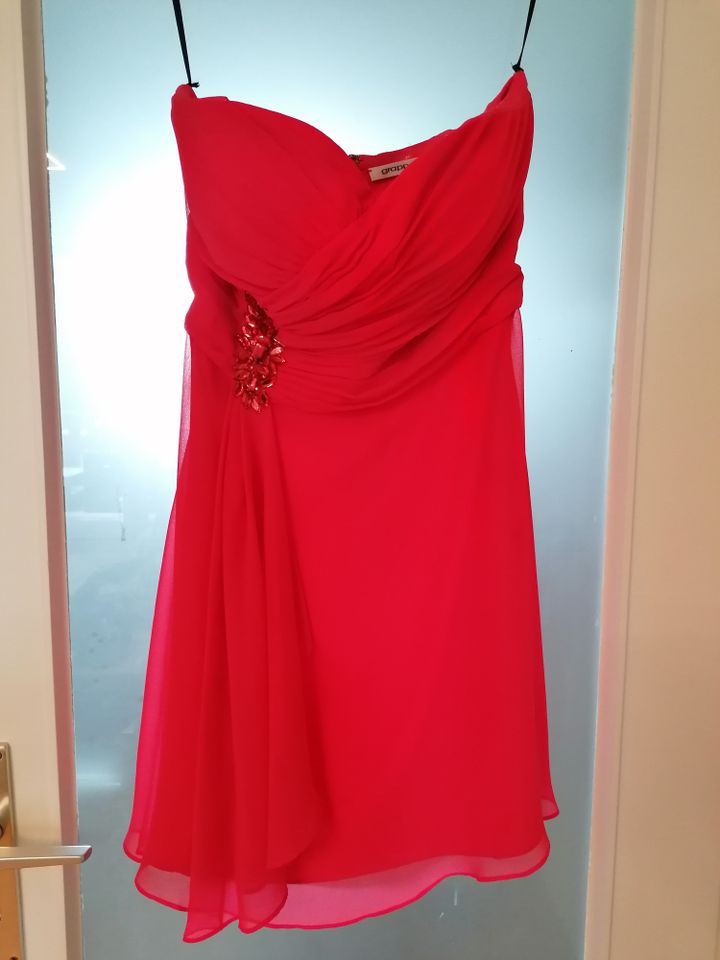 Grappa Damen Abendkleid / Abschlussball Kleid koralle Gr. 34 (38) in München