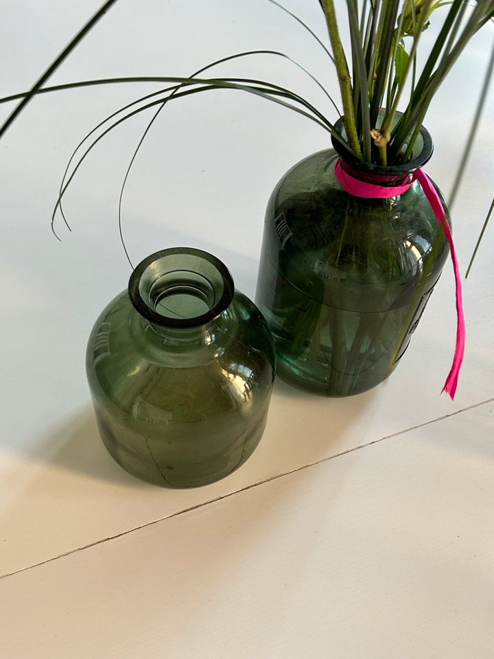 2x Grüne Glas Vasen in Berlin
