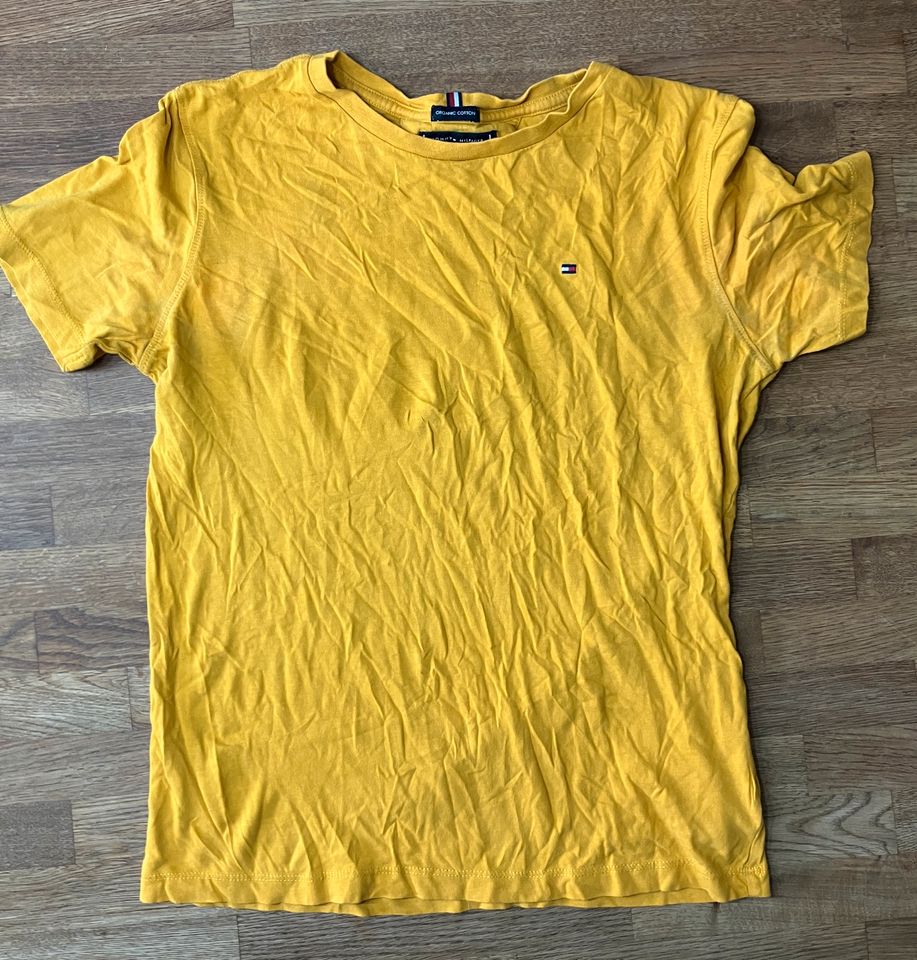 Tommy Hilfiger T-Shirt Gr. 164 in Mainleus