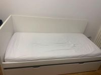 Bett von Ikea / mit Ausziehmatratze und Nachttisch Brandenburg - Kleinmachnow Vorschau
