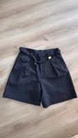 Luxuriöse Shorts von Emporio Armani – Größe 48 Hamburg-Nord - Hamburg Winterhude Vorschau