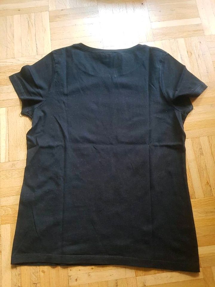 T-Shirt Paket in München