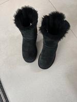 UGGs schwarz mit Schleifen Baden-Württemberg - Baden-Baden Vorschau