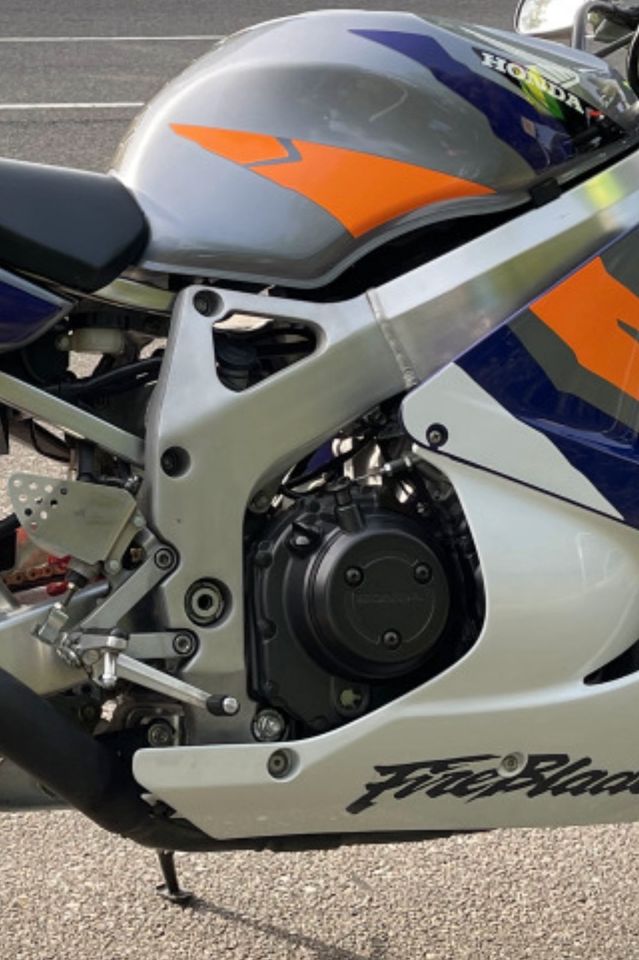 CBR 900 RR SC33 wie neu original Sammlerzustand in Erkelenz