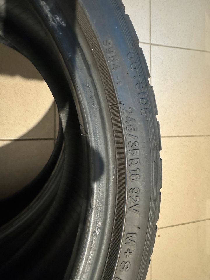 Reifen Toyo 245/35 R18 in Markgröningen