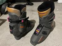Vintage Lowa MC 5 Skischuhe – Sammlerstück / Retro München - Bogenhausen Vorschau