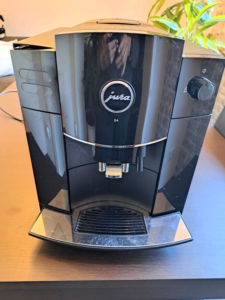 Jura D4 Kaffeevollautomat in Neu-Anspach