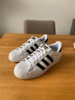 Adidas Superstar weiss 40 2/3 Sneaker Schuhe Damen Düsseldorf - Benrath Vorschau