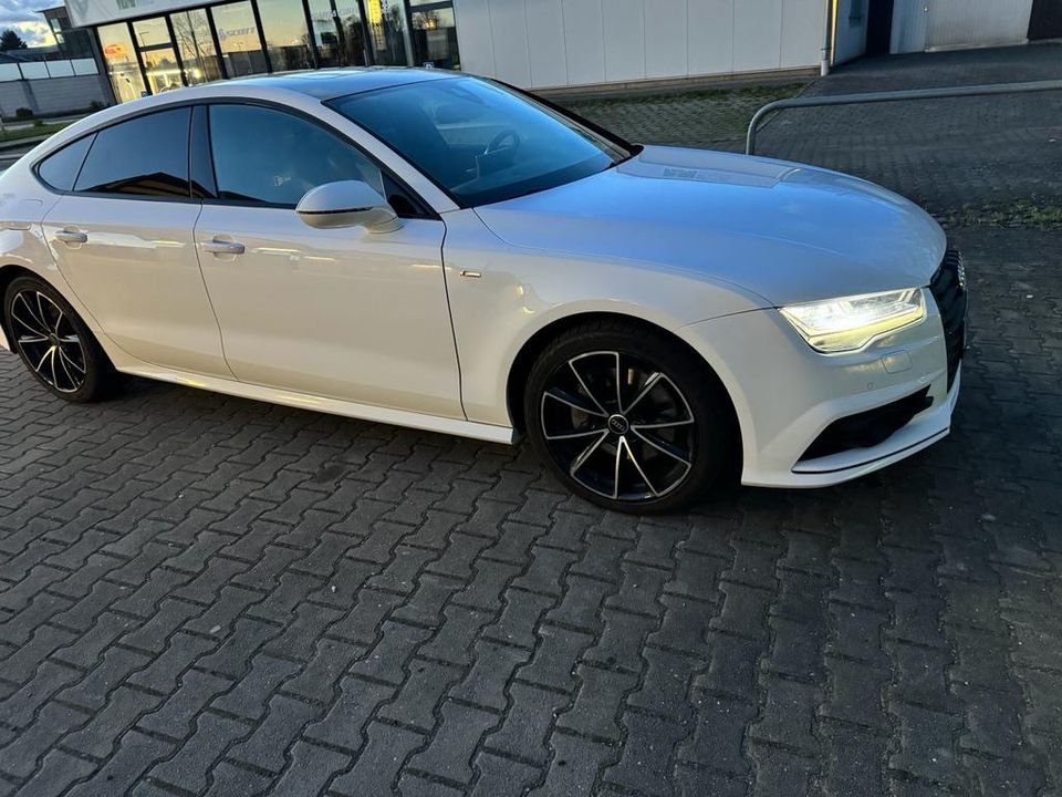 Audi A7 Sportback S. Line quattro + Panoramadach elektrisch in Dachau