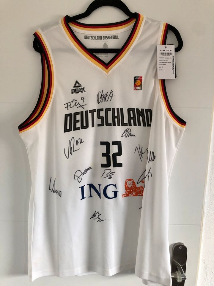 DBB original Basketballtrikot Weltmeister Thiemann signiert in Offenbach