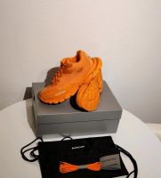 Balenciaga Track 3 Destroyed Sneaker 44/45/46 Herrenschuh Orange München - Schwabing-West Vorschau