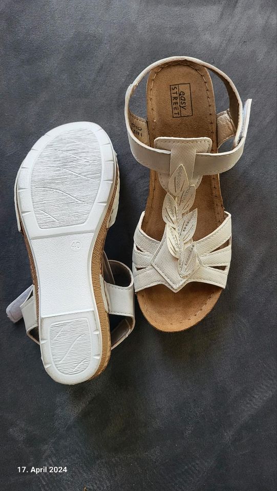 NEUE Damen Sandalen Größe 40 in Tespe