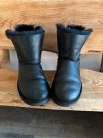 Ugg Boots Leder Schwarz mit Schleife Bad Doberan - Landkreis - Schwaan Vorschau
