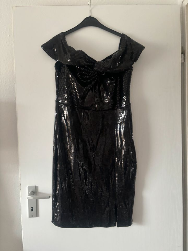 Kleid, Party „Bodyflirt“ Pailletten, schwarz, Gr.40/42 in Issum