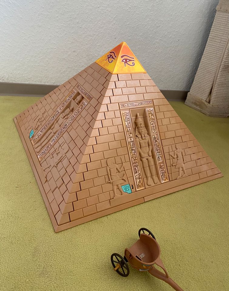 Pyramide 4240 Playmobil plus Grabräuber und Streitwagen 4244 in Köln