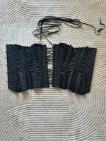 Schwarzes Korsett mit Schnürung Made in UK Gr. EU 32 Düsseldorf - Oberkassel Vorschau