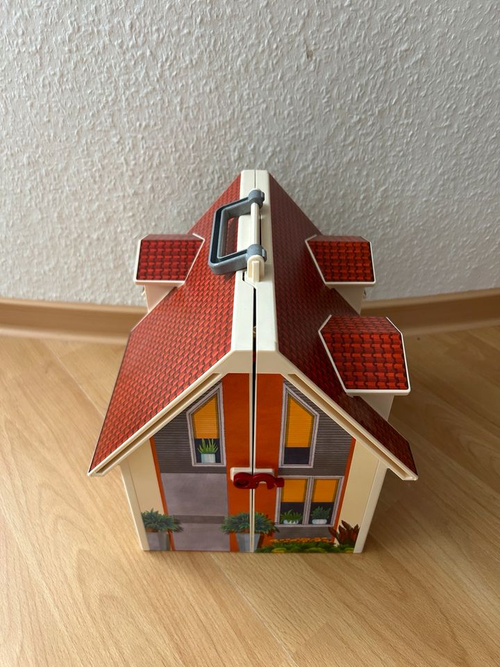 Playmobil Puppenhaus zum Mitnehmen in Villingen-Schwenningen