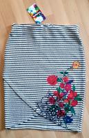 Desigual Strickrock schwarz weiß Blume Rock S 36 NEU mit Etikett Hessen - Kassel Vorschau
