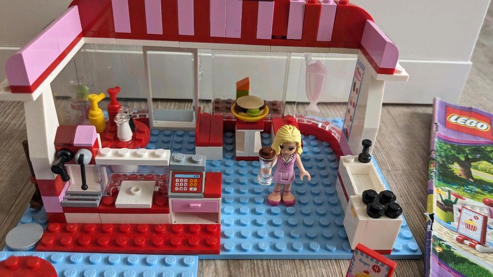 3061 LEGO Friends Café mit OVP in Weilerswist