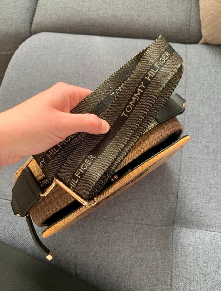 Tommy Hilfiger Tasche in Söhlde