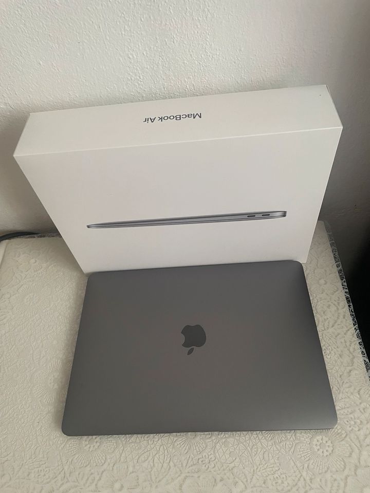13 MacBook Air M1 (2020) in Feldafing