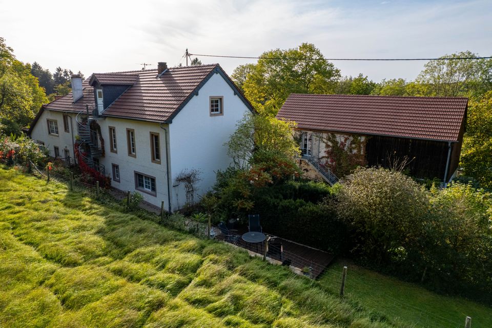 *** EIFEL *** Mehrfamilienhaus *** Anwesen in ALLEINLAGE *** AUTARK WOHNEN ***idyllisches SEMINARHAUS mit großen Apartements ***  *** Generationenhaus *** Natur pur *** gute Infrastruktur ***... in Oberweis