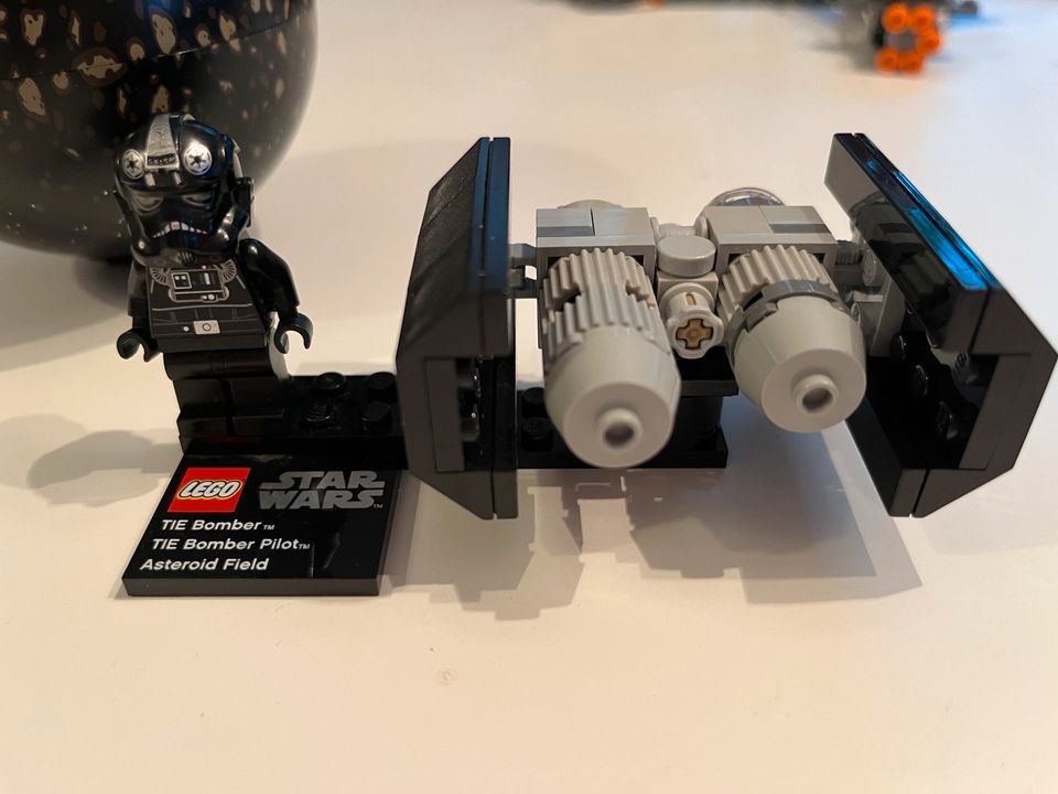 LEGO TIE Bomber and Asteroid Field (75008) in Hamburg