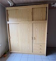 Schrank / Kleiderschrank (es ist auch noch ein Kürzerer verfügbar Bayern - Fürth Vorschau