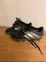 Adidas Fußballschuhe Gr. 29 schwarz Silber Stollen Rasenplatz Hessen - Bad Camberg Vorschau