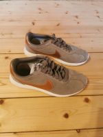 Nike Sneakers Rosh in taupe Wildleder mit rosegold metallic Hessen - Breuberg Vorschau