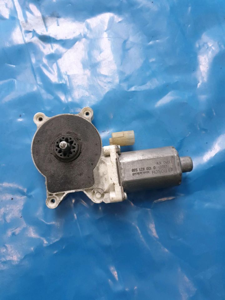 Fensterhebermotor vorne links Vw Fox Bosch 0130821530 in Minden