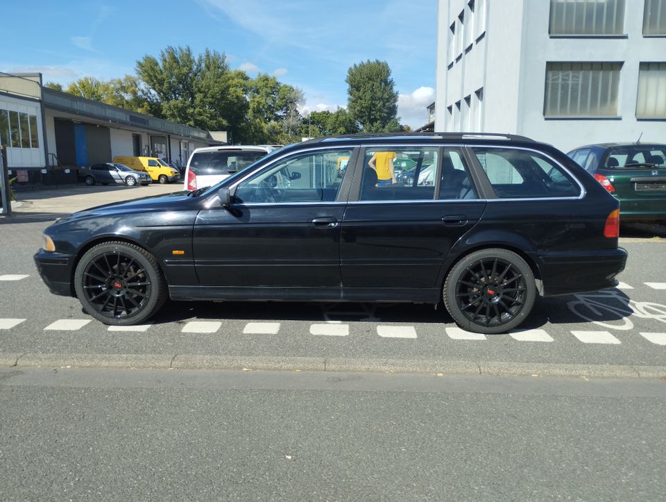 Bmw 525 i Automatik E 39 Klima, 19" neu, 1 Jahr TÜV in Frankfurt am Main