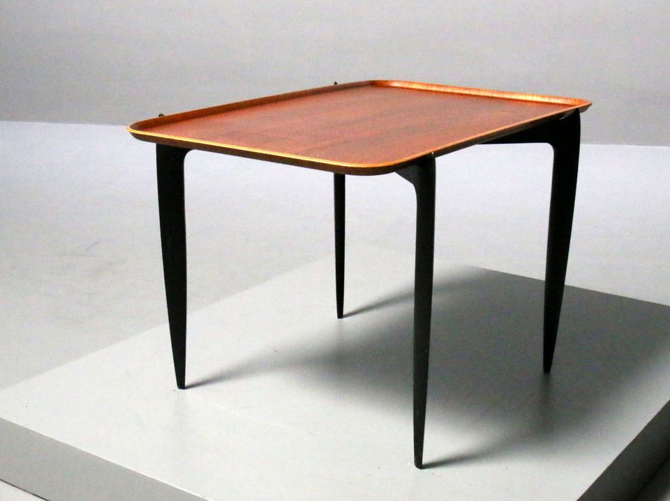 Willumsen & Engholm für Fritz Hansen TRAY TABLE, Beistelltisch in Hanau