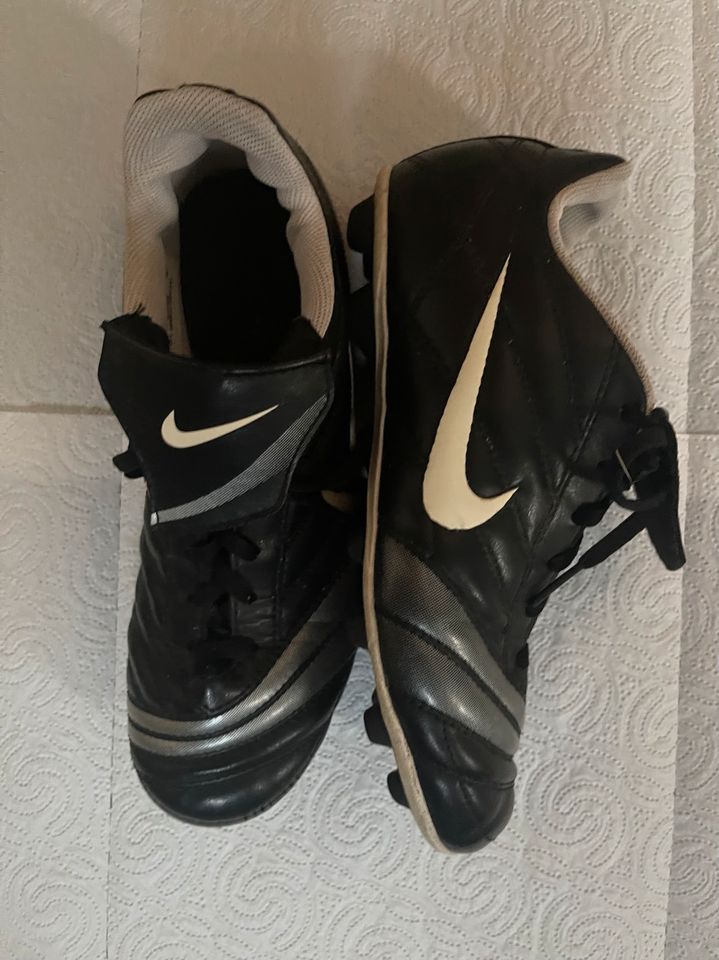 Fußballschuhe Gr.36,5 in Rhinow