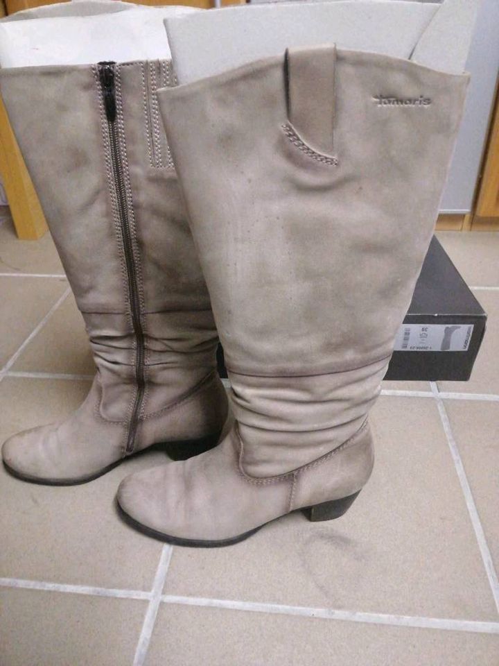 Tamaris Stiefel Gr. 39 taupe top in Talling