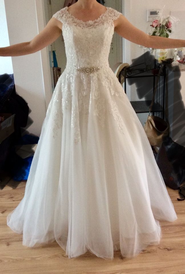 Brautkleid Hochzeitskleid A-line Ivory ungekürzt in Witten