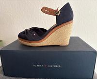 Tommy Hilfiger Sandale mit Keilabsatz Nordrhein-Westfalen - Unna Vorschau