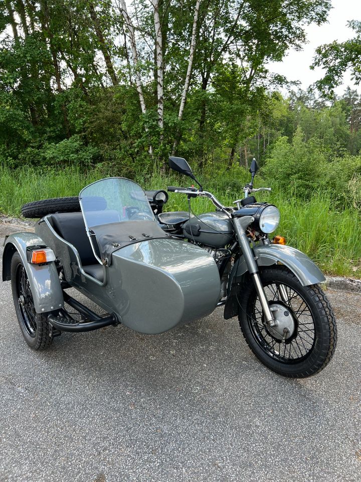 Ural IMZ8103 mit Rückwärtsgang Ural 650er Gespann - TÜV NEU in Maxhütte-Haidhof