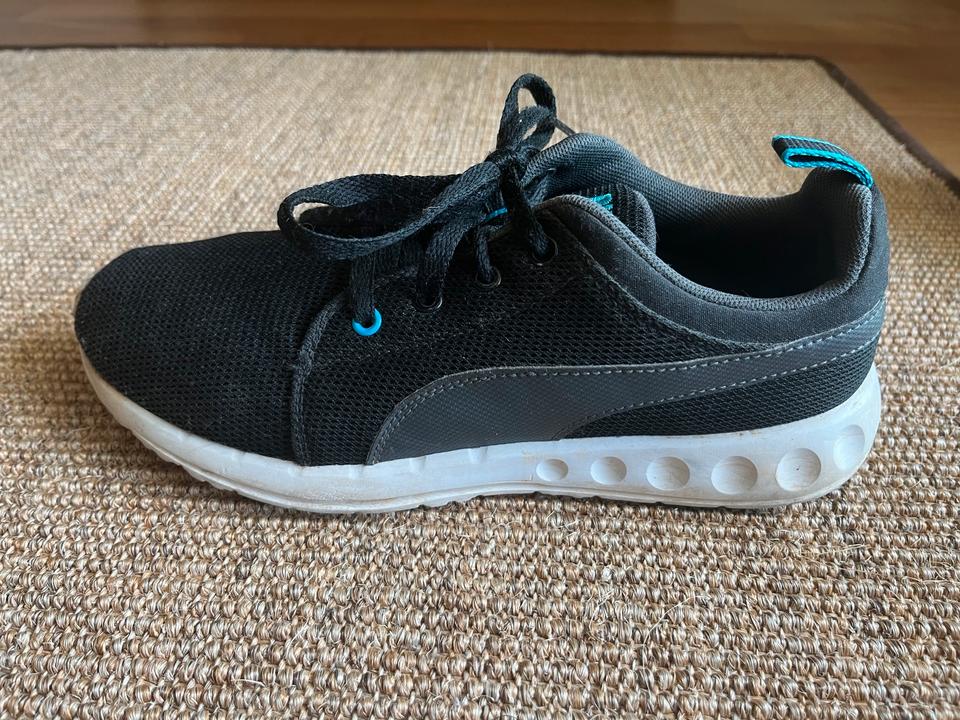 Puma Carson Runner Unisex Hallenschuhe / Laufschuhe (Größe 39) in Frankfurt am Main