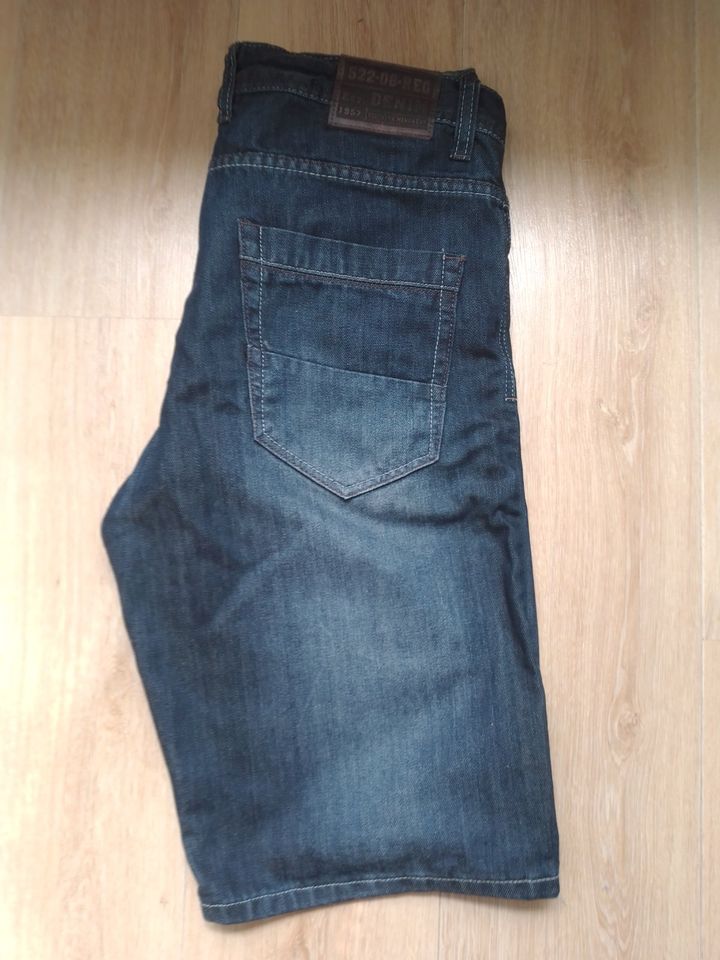 Jeans Short Gr. 34 in Jeansgröße in Köln